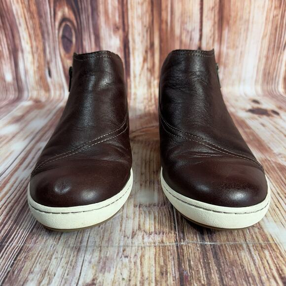 Taos BOOTSIE Womens Sz 7.5 Brown Leather Side Zip Up Booties Ankle Boots Shoes - Picture 2 of 10